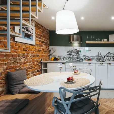 Movart Boutique Aparthotel 3*