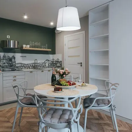 Movart Boutique Aparthotel 3*